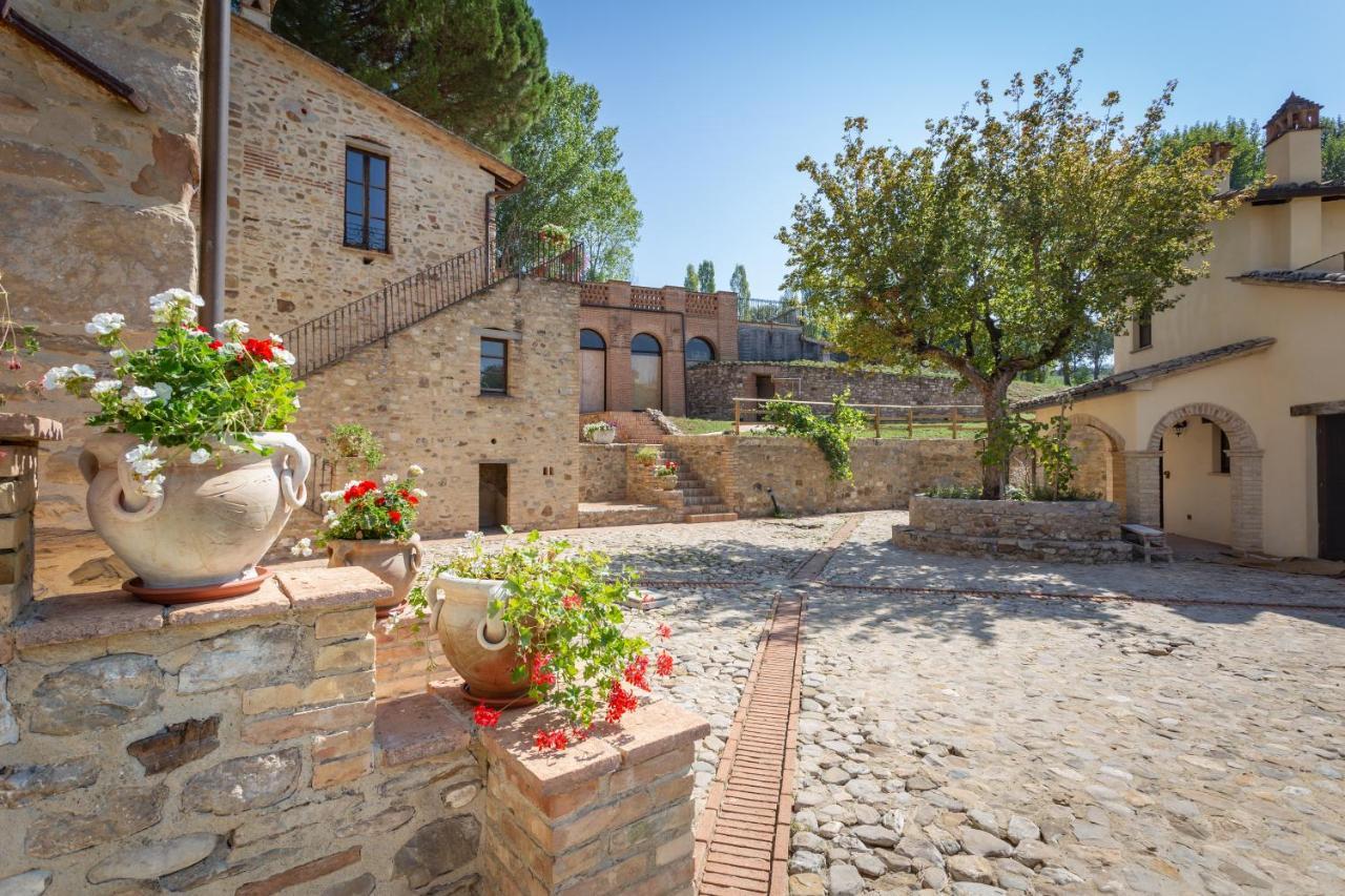 Gh Borgo Pulciano Agriturismo Монтоне Екстериор снимка