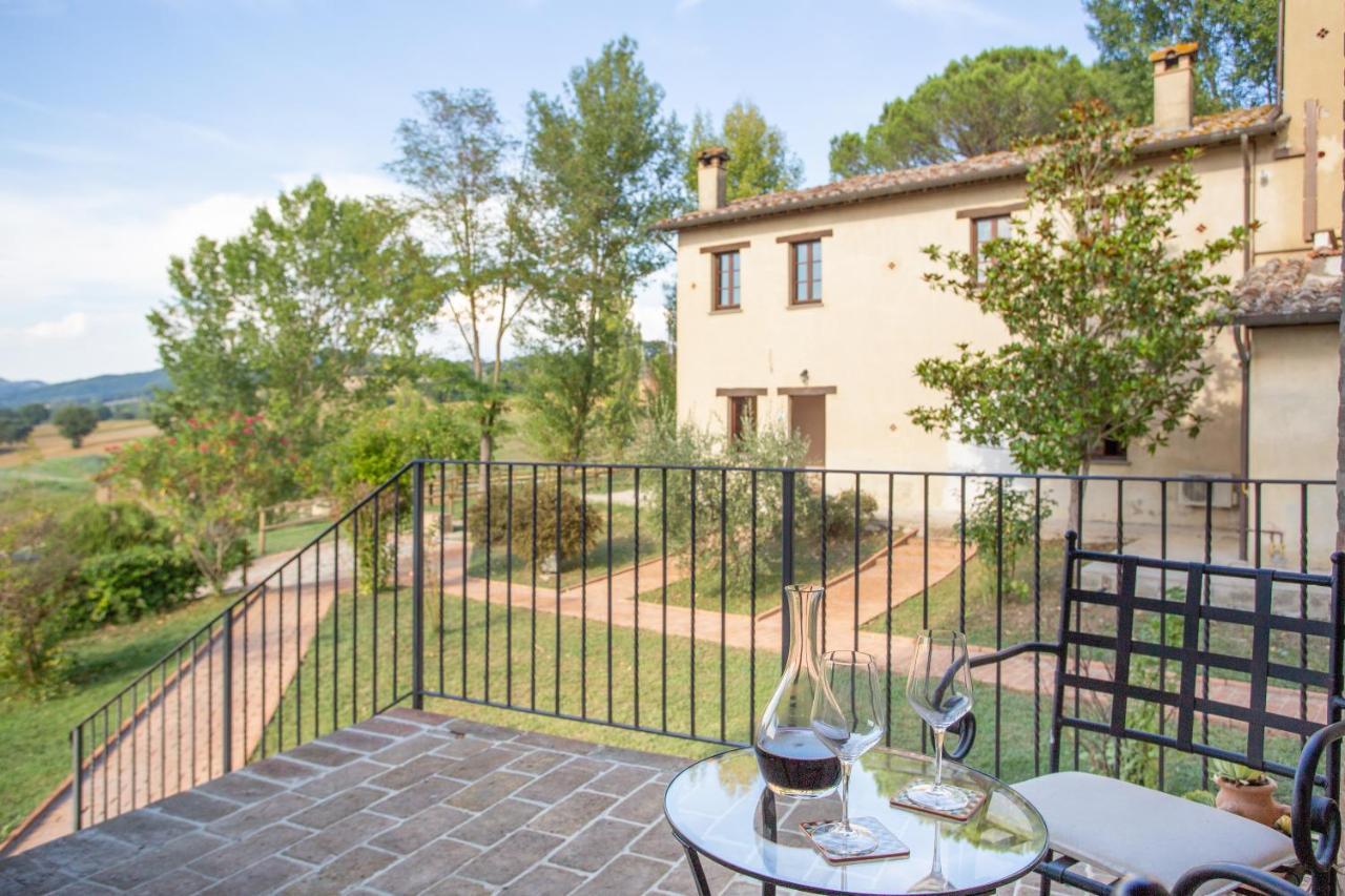 Gh Borgo Pulciano Agriturismo Монтоне Екстериор снимка