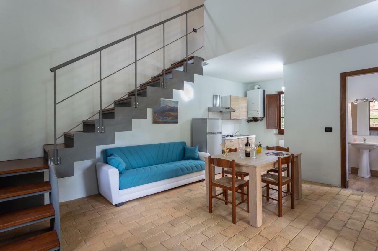 Gh Borgo Pulciano Agriturismo Монтоне Екстериор снимка