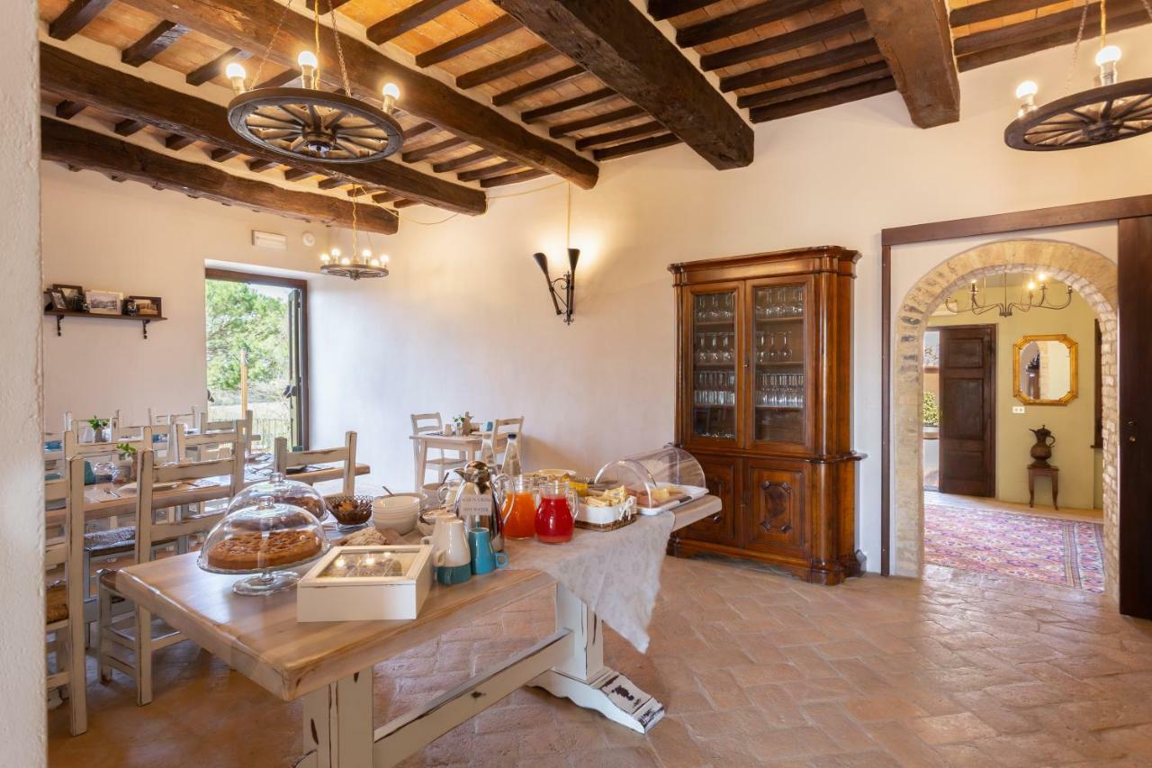 Gh Borgo Pulciano Agriturismo Монтоне Екстериор снимка