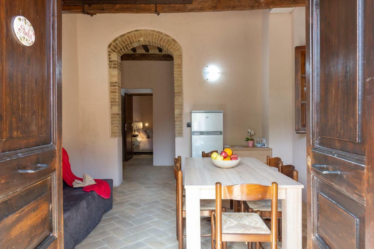 Gh Borgo Pulciano Agriturismo Монтоне Екстериор снимка