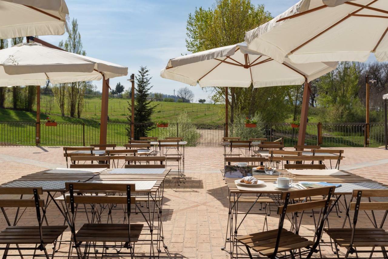 Gh Borgo Pulciano Agriturismo Монтоне Екстериор снимка